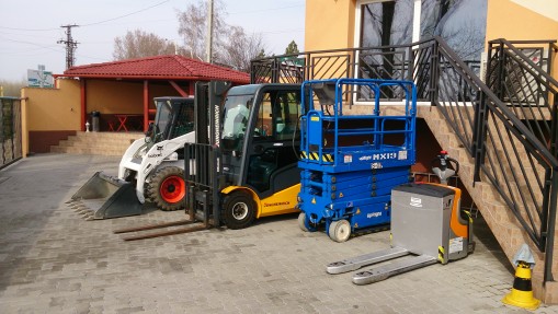   - Targoncavezető OKJ tanfolyam