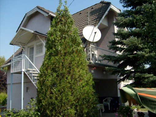   - Gyenes Apartman Gárdony